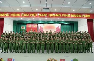 Gặp mặt cán bộ, học viên tham gia diễu binh, diễu hành trong Lễ kỷ niệm 80 năm Cách mạng tháng Tám thành công và Quốc khánh nước CHXHCN Việt Nam