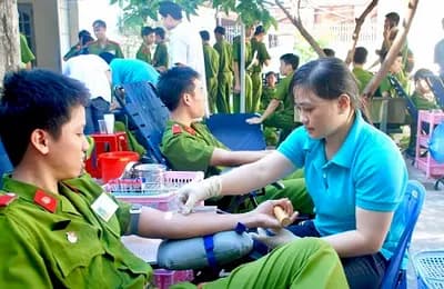 Hiến máu tình nguyện được tặng dịch vụ khám chữa bệnh