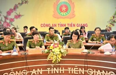 Gặp mặt kỷ niệm 88 năm Ngày phụ nữ Việt Nam