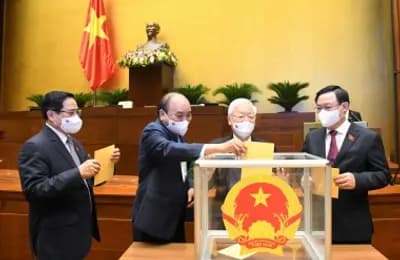 CHỦ TỊCH NƯỚC NGUYỄN XUÂN PHÚC TUYÊN THỆ nhậm chức trước Quốc hội