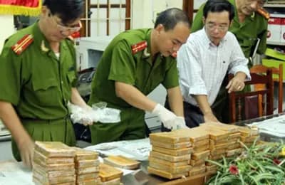 Hình thức xử phạt, biện pháp khắc phục đối với vi phạm các quy định phòng, chống và kiểm soát ma túy